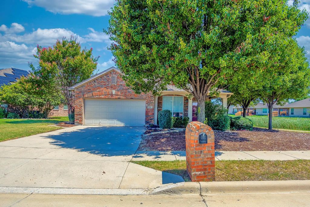 424 Baverton Lane, Fort Worth