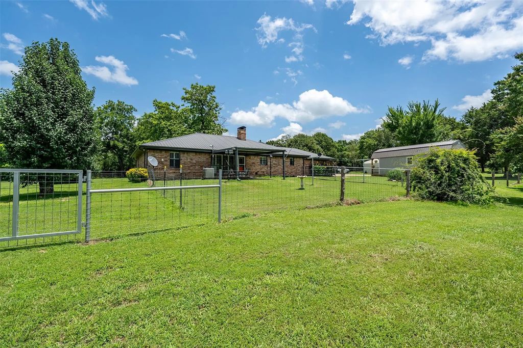 3694 Fm 857, Grand Saline