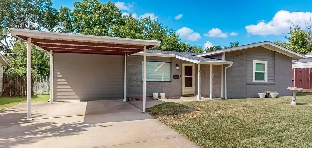 1301 Moore Terrace, Arlington