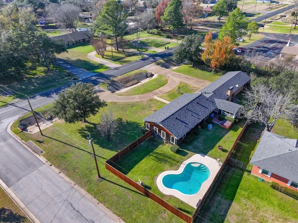 1102 Griffith Avenue, Terrell
