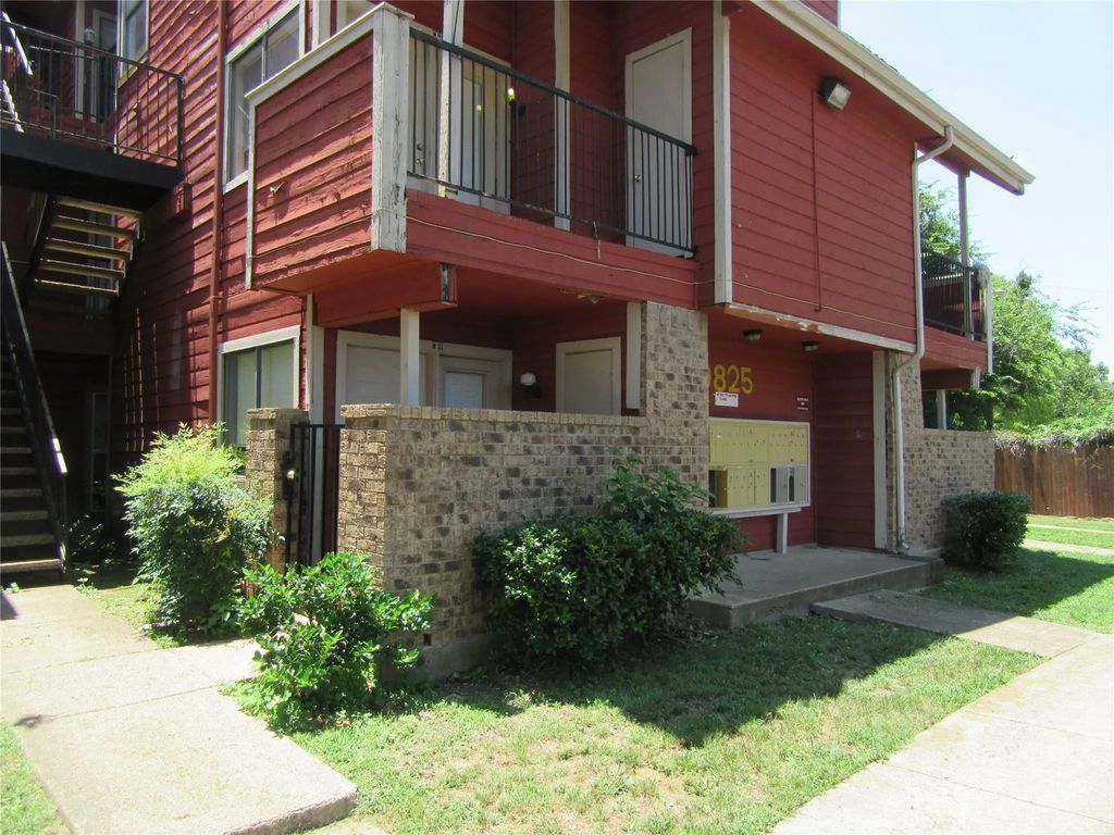 9825 Walnut Street 213, Dallas