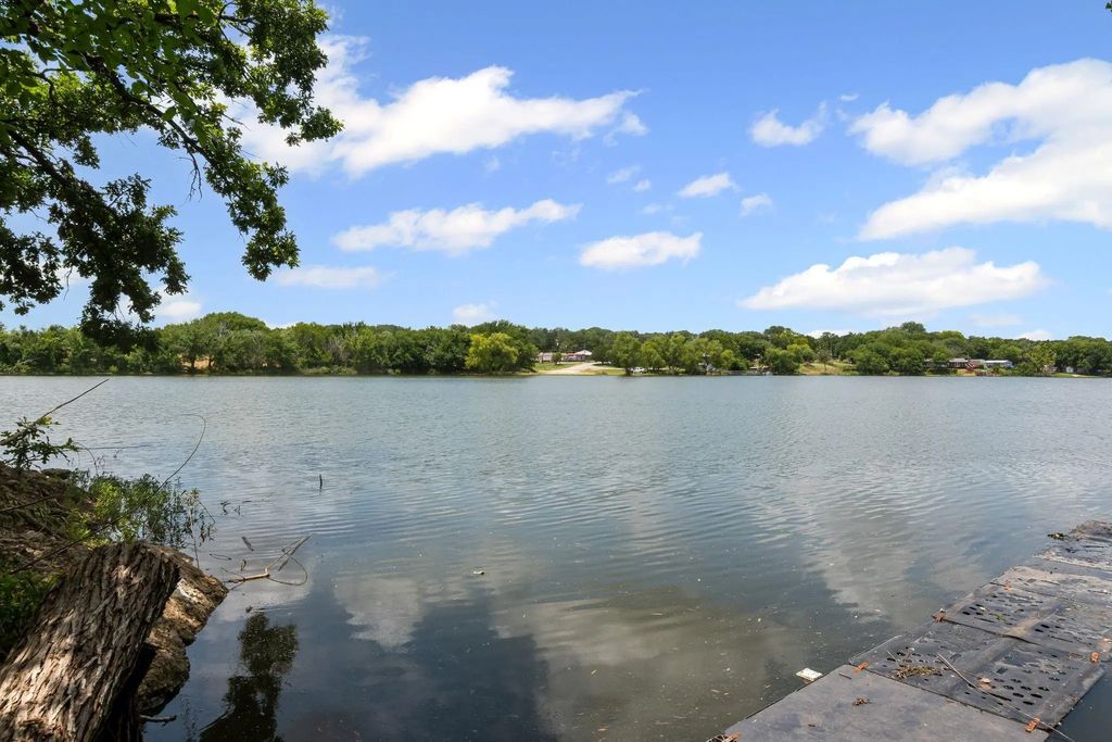 340 Western Lake Drive, Weatherford