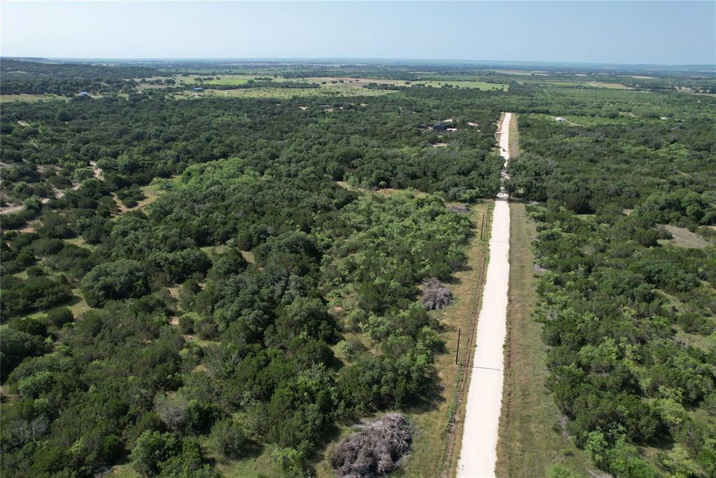 293 Red Oak Road, Ovalo
