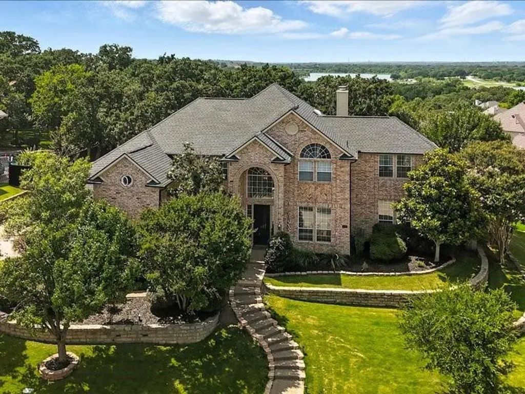 809 Greenvalley Lane, Highland Village
