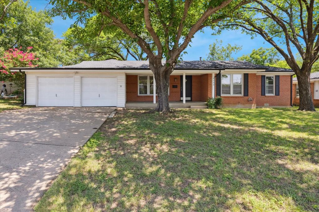 6753 Mike Drive, North Richland Hills