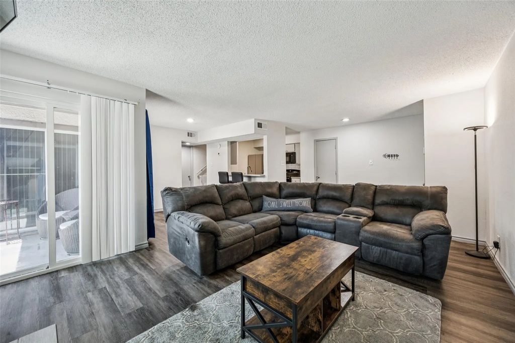 6050 Melody Lane 107, Dallas