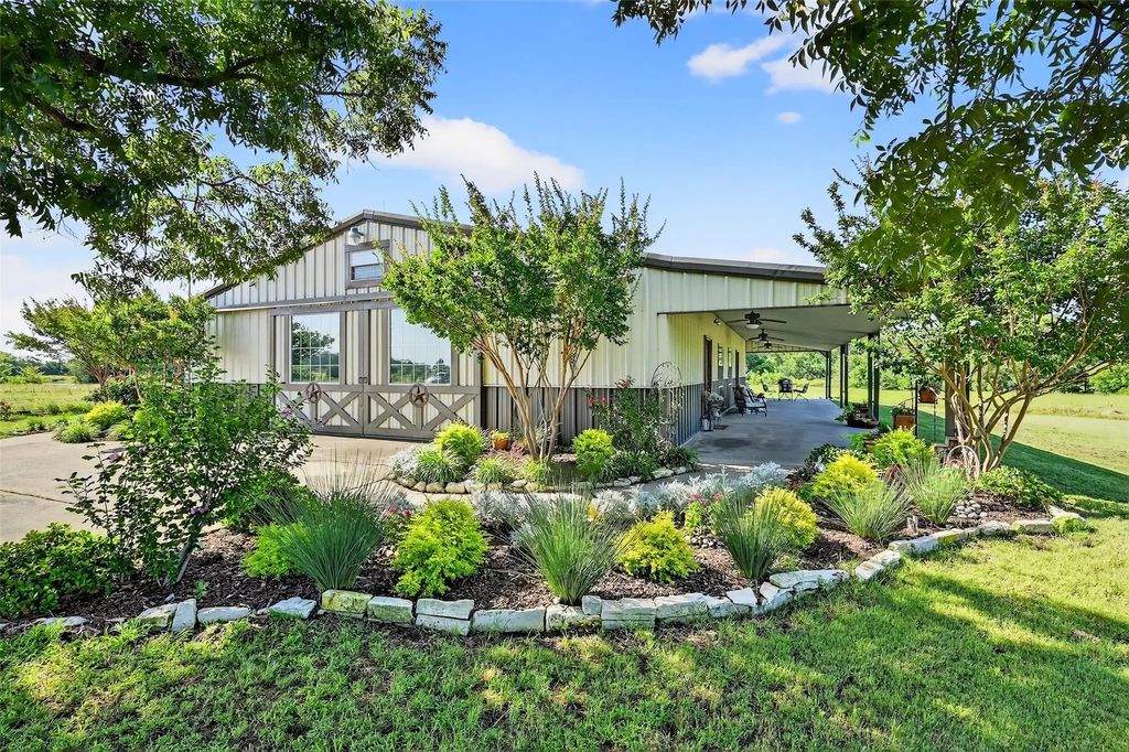 12041 Bell Road, Pilot Point