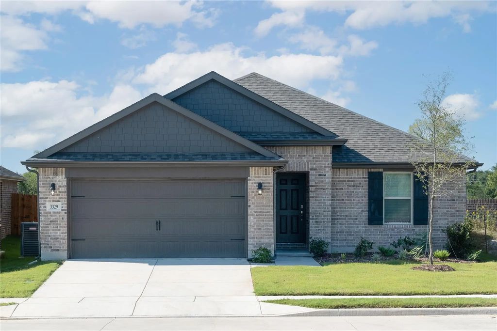 3329 Longfellow Avenue, Anna