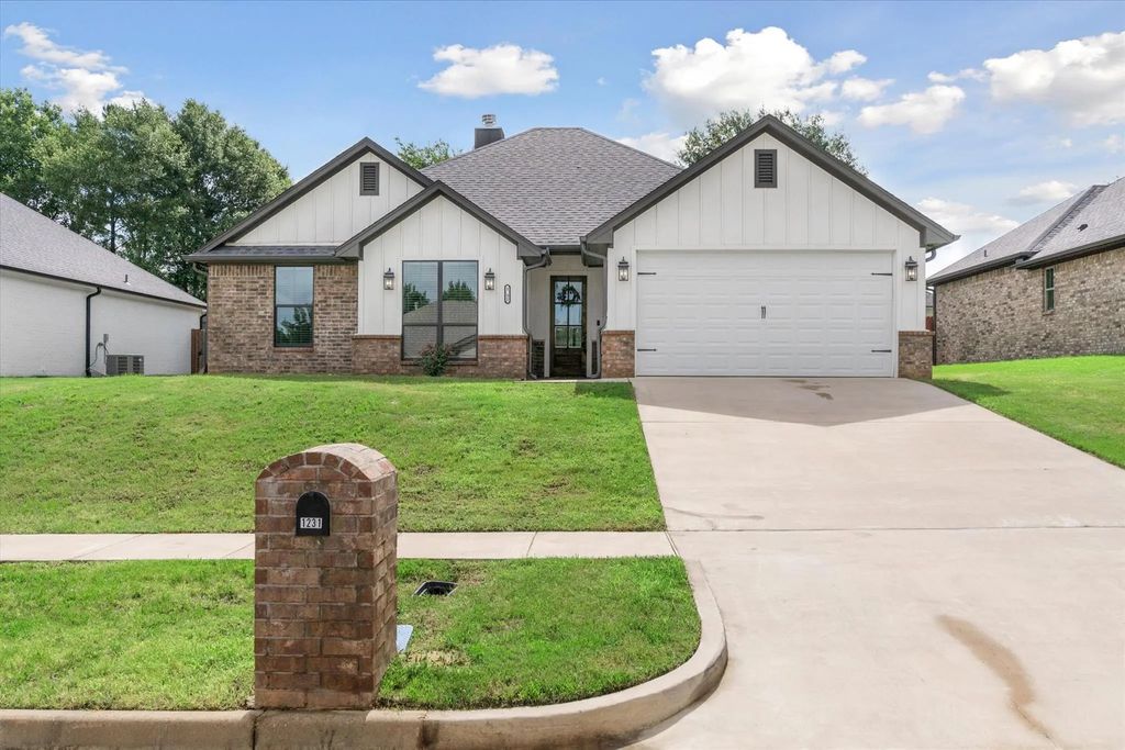1231 Nate Circle, Bullard
