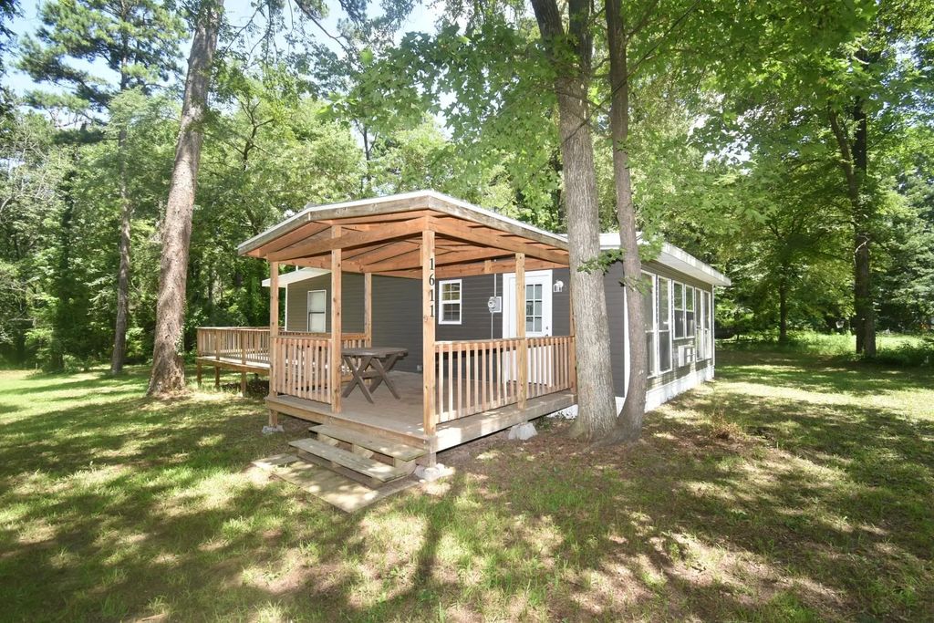 1611 County Road 1858, Yantis
