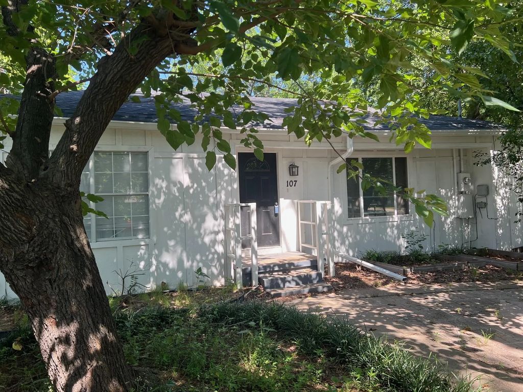 107 Lydia Street, Terrell