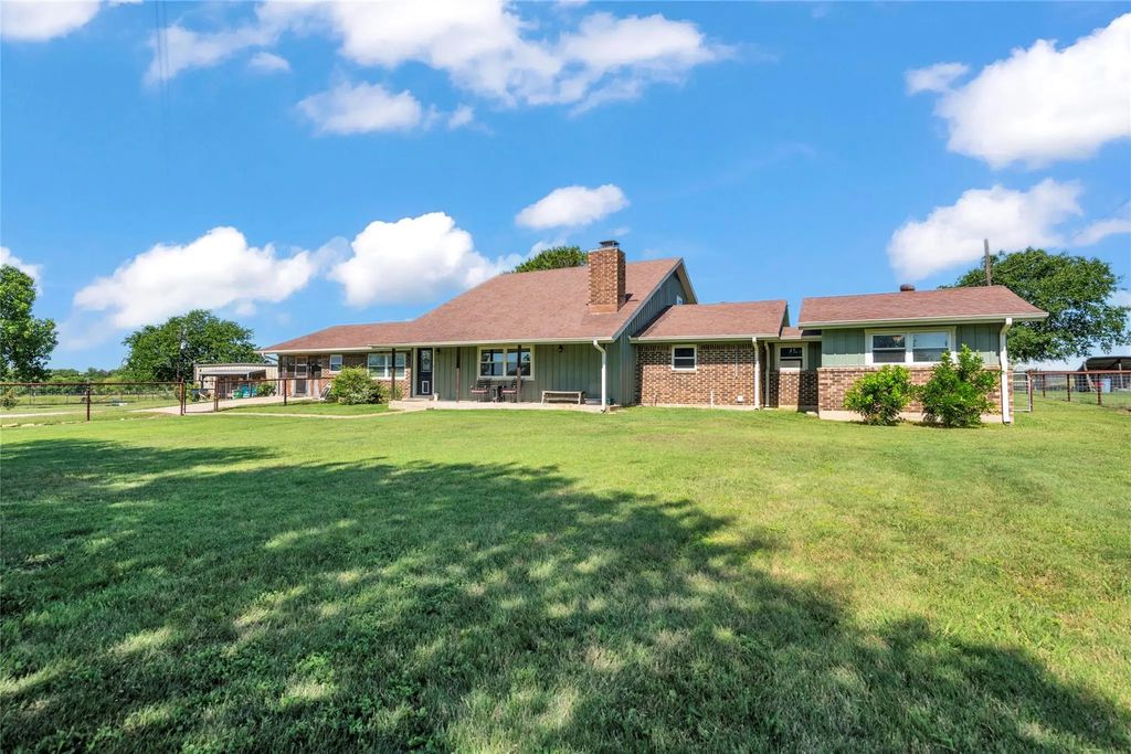 18481 Elm Creek Road, Moody