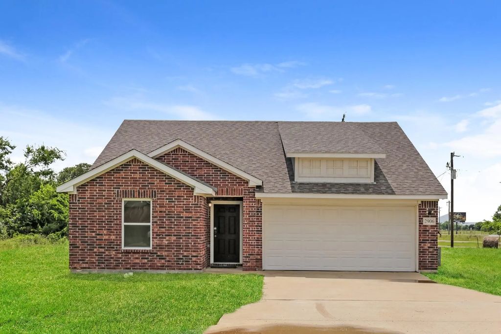 2906 Emma Lane, Mabank
