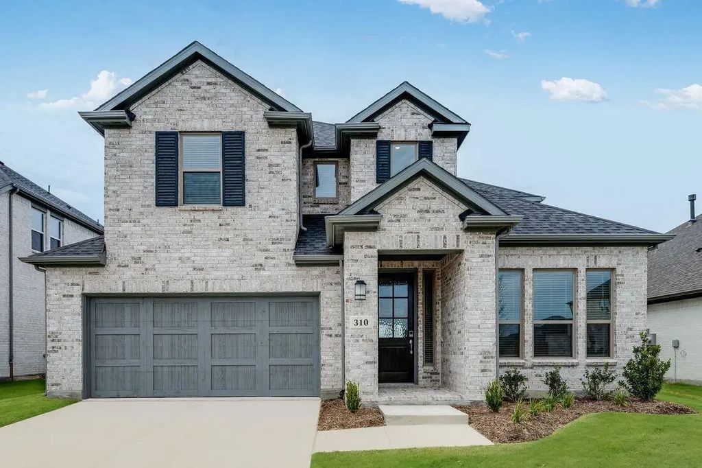 310 Trillium Street, Oak Point