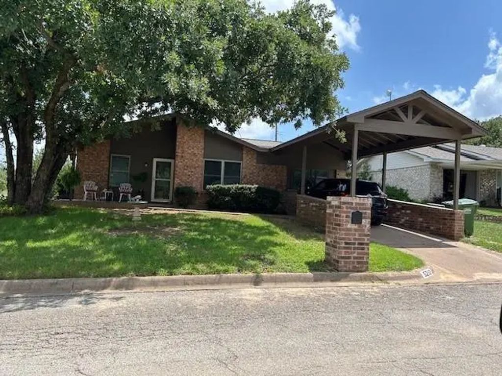 5210 Laurie Street, Mineral Wells