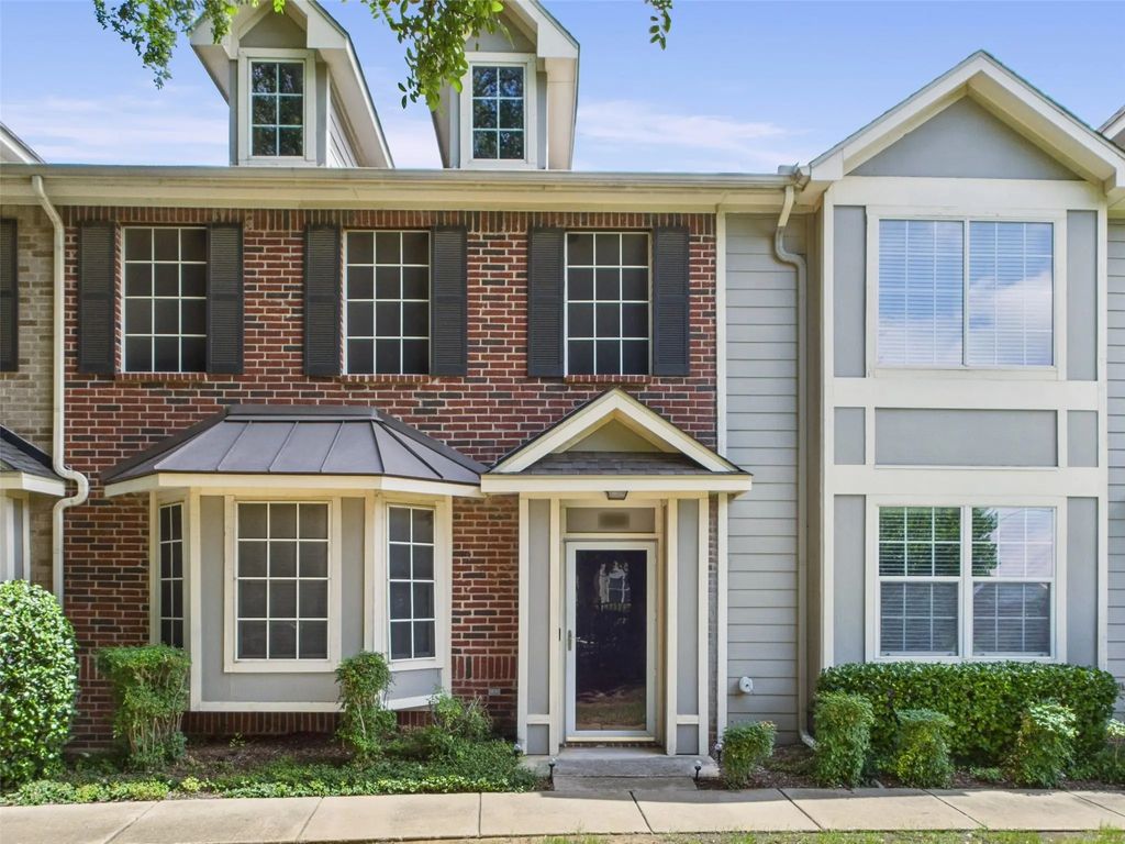 2522 Durango Ridge Drive, Bedford