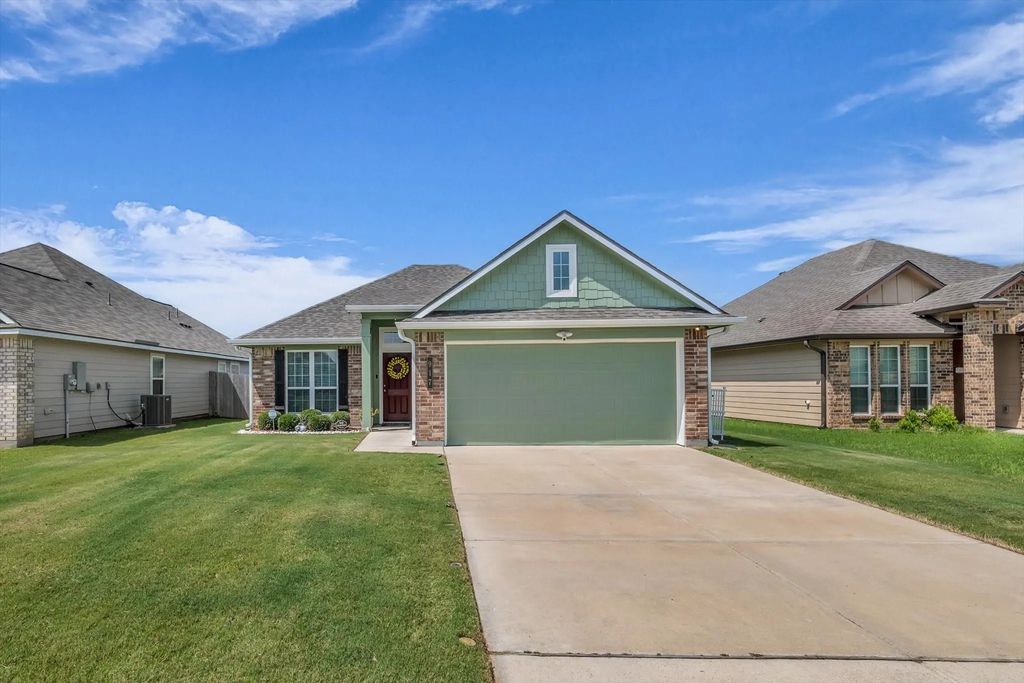 917 N Fork Ranch Road, Waco