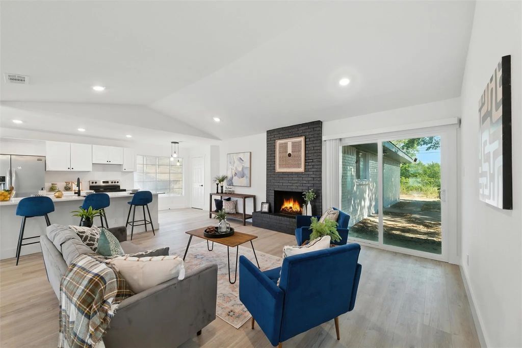 1411 E Kirnwood Drive, Dallas