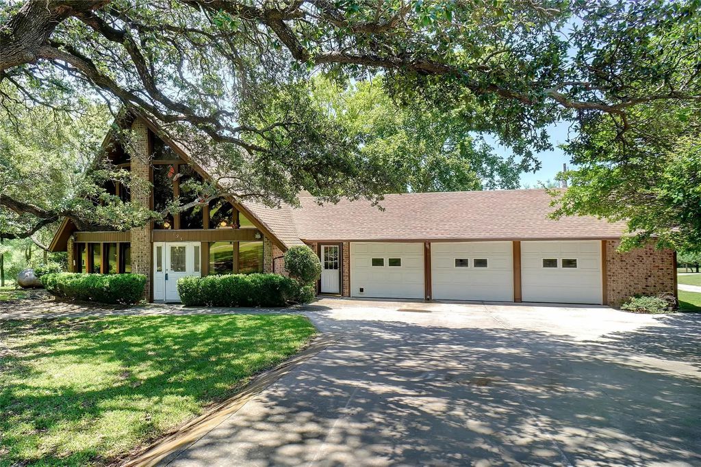 195 Private Road 1543, Bridgeport