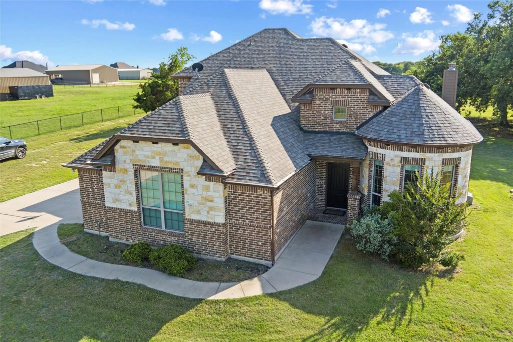 114 Taylor Ridge Drive, Waxahachie