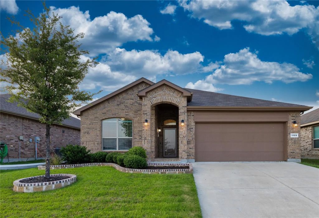 1109 Spanish Needle Trail, Fort Worth