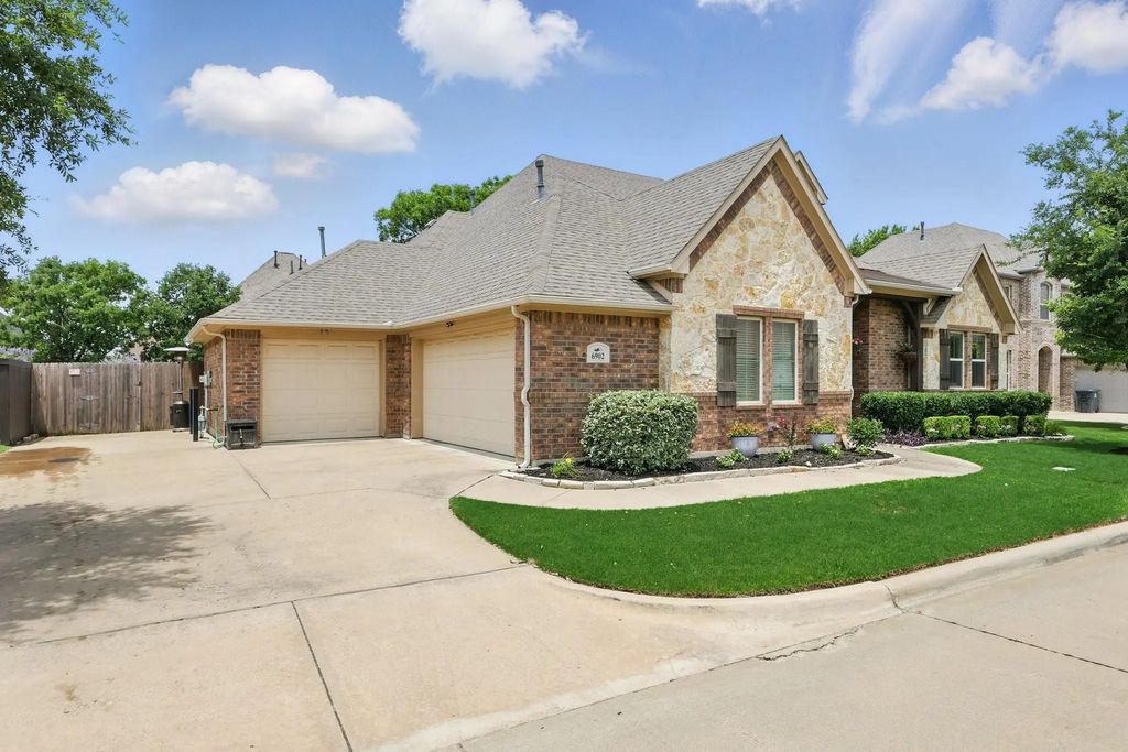 6902 Golf Green Drive, Arlington
