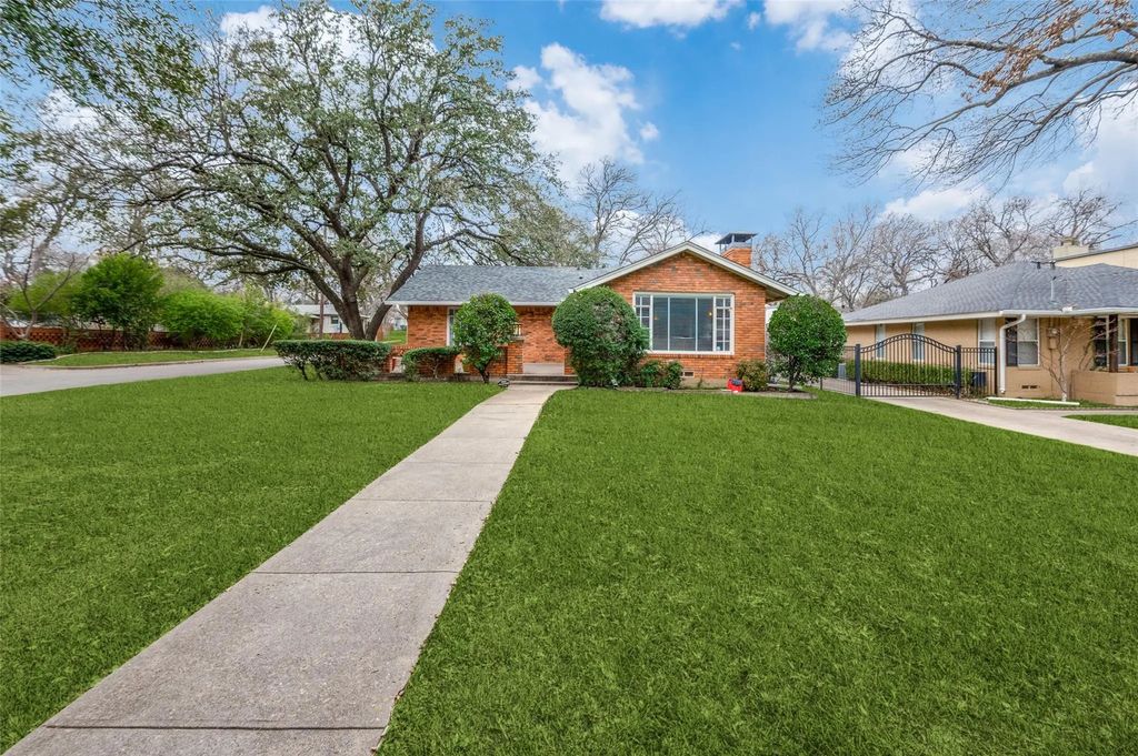 1403 Eastus Drive, Dallas