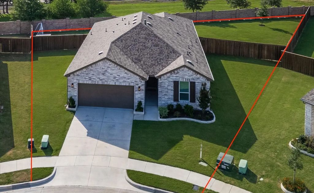 3000 Aslynn Circle, Aubrey