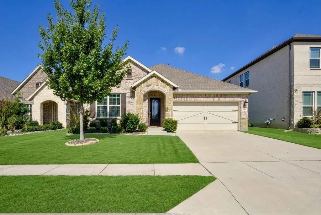 9513 Blue Stem Lane, Oak Point
