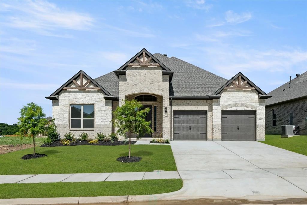409 Wabash Drive, Waxahachie