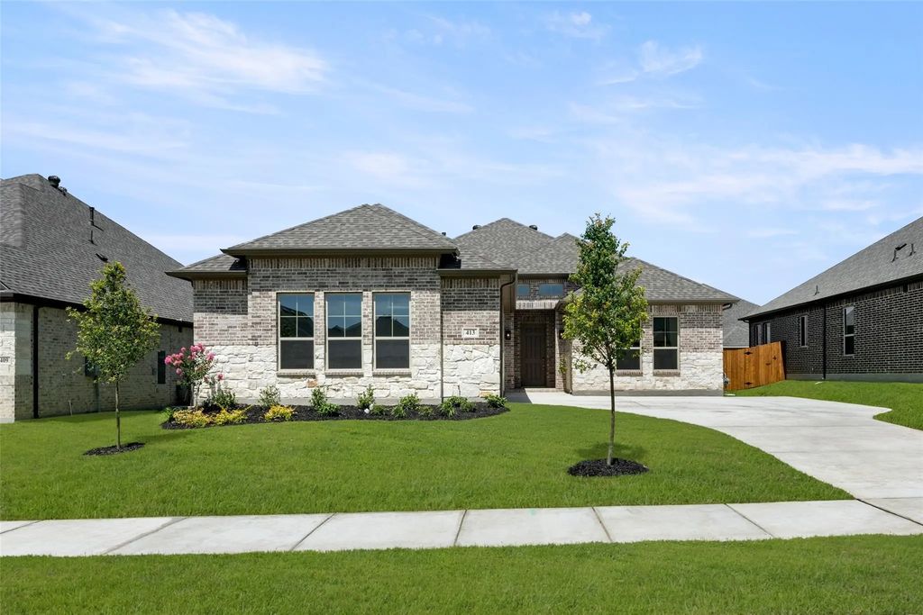 413 Wabash Drive, Waxahachie