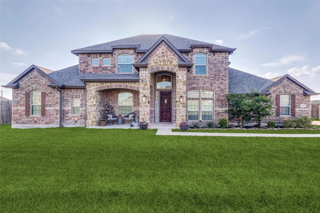 17055 Lochwood Lane, Forney