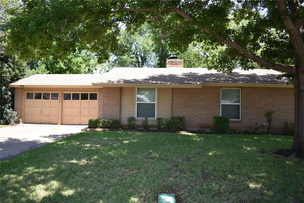 1301 Doncaster Street, Irving
