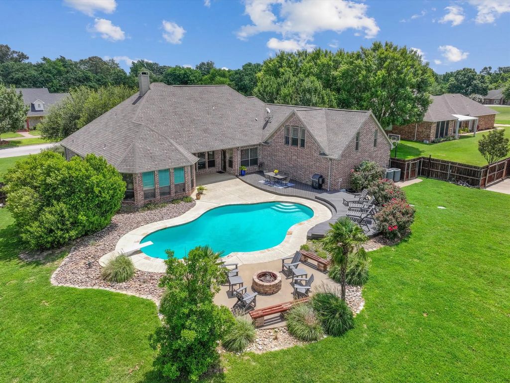 225 Chester Drive, Canton