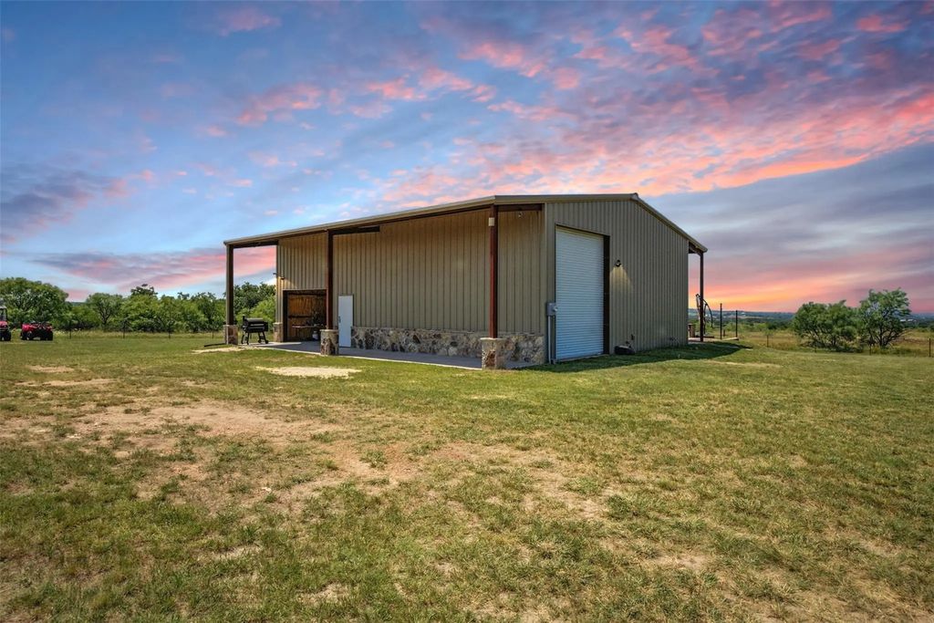 1926 Comanche County Road 333, Dublin