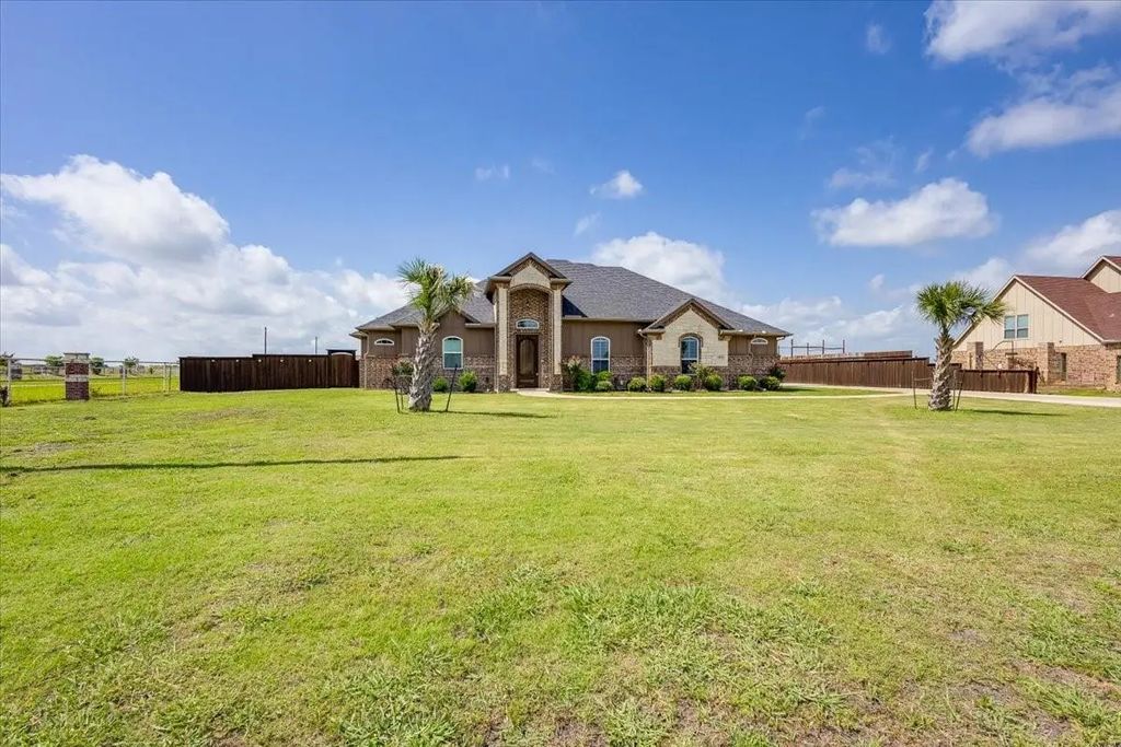 9195 County Road 4116, Kaufman