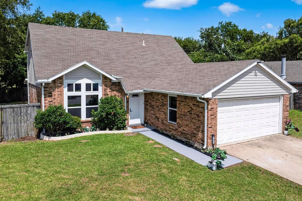 1521 Windsor Drive, Glenn Heights