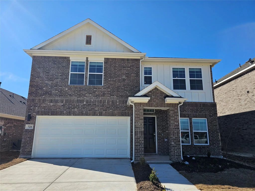 721 Fossil Grove Drive, Royse City