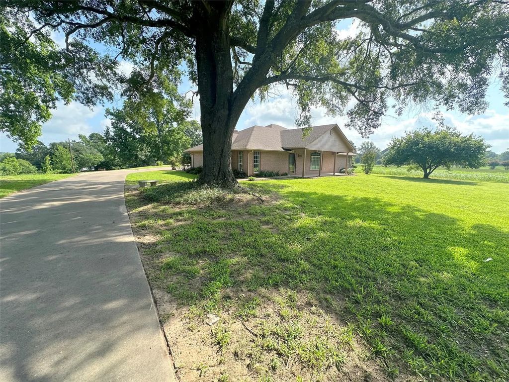 355 County Road 4805, Winnsboro