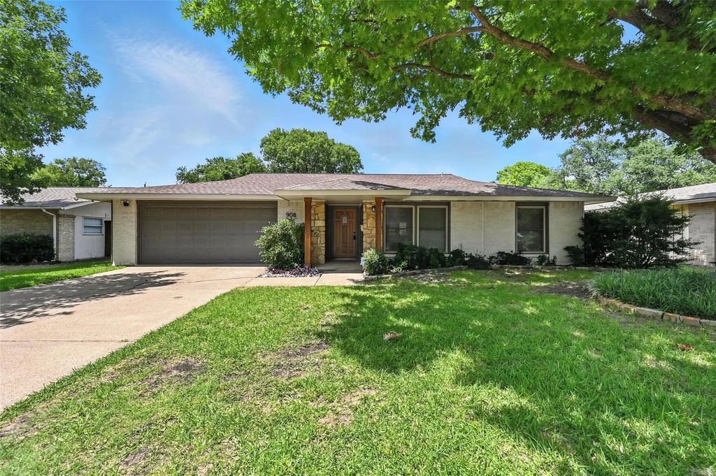 908 Wayside, Richardson