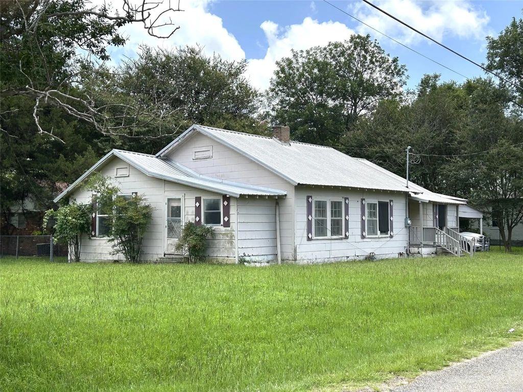 195 S Howison, Bogata