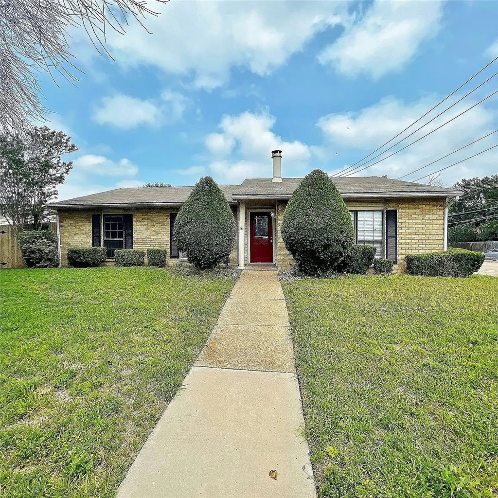 1802 Natchez Court, Grand Prairie