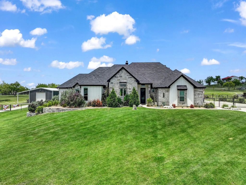 129 Maravilla Drive, Aledo