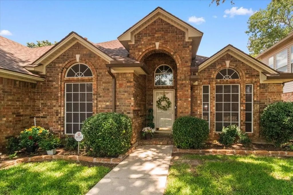 6321 Cobblestone Lane, Arlington
