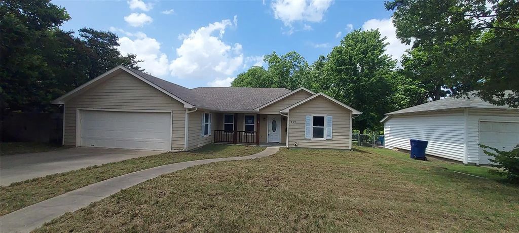 317 Washington Street, Garland
