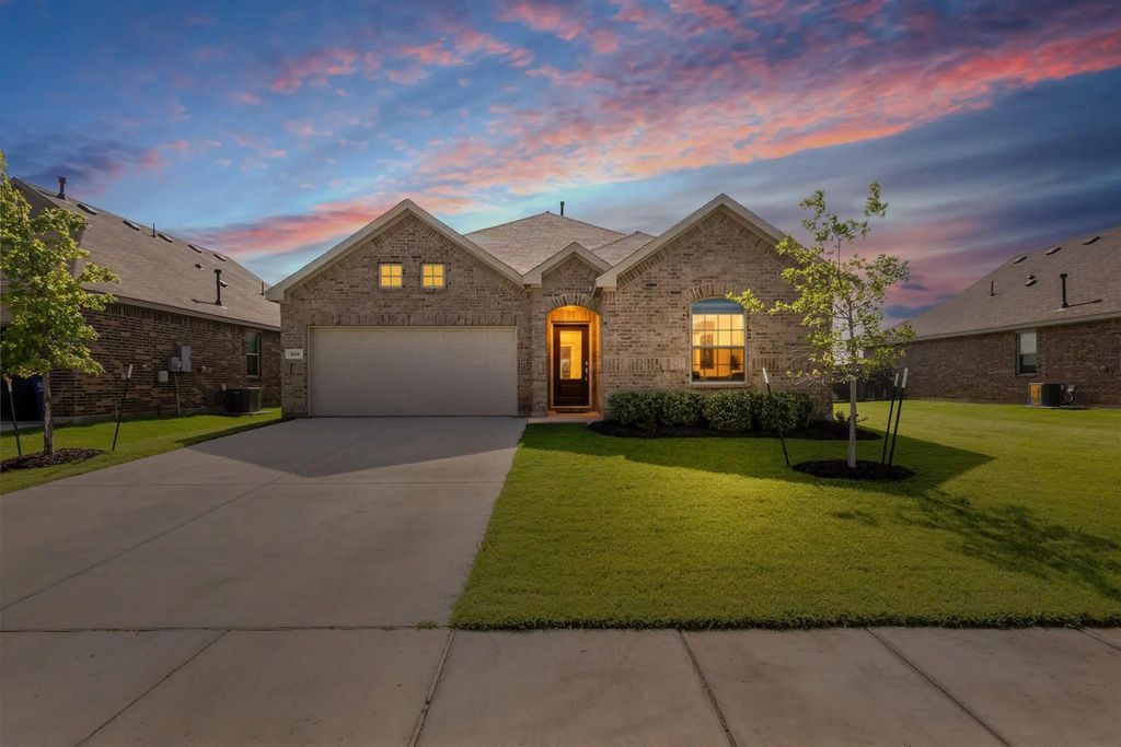 204 Post Oak Street, Azle