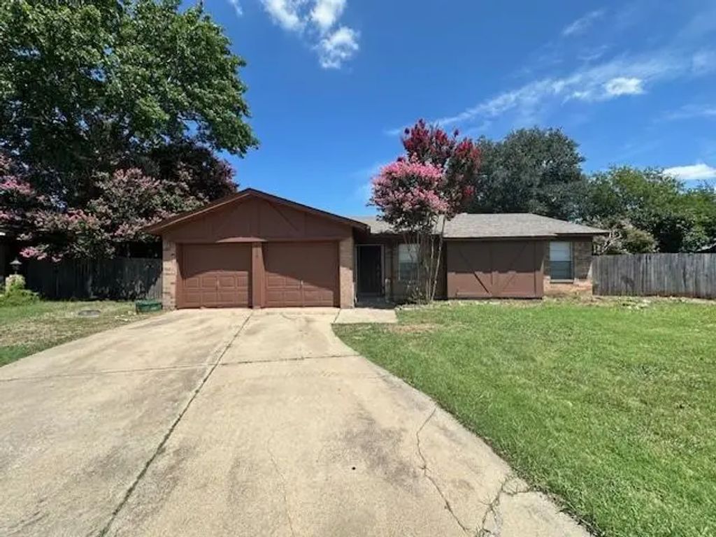 512 Mesa Court, Saginaw