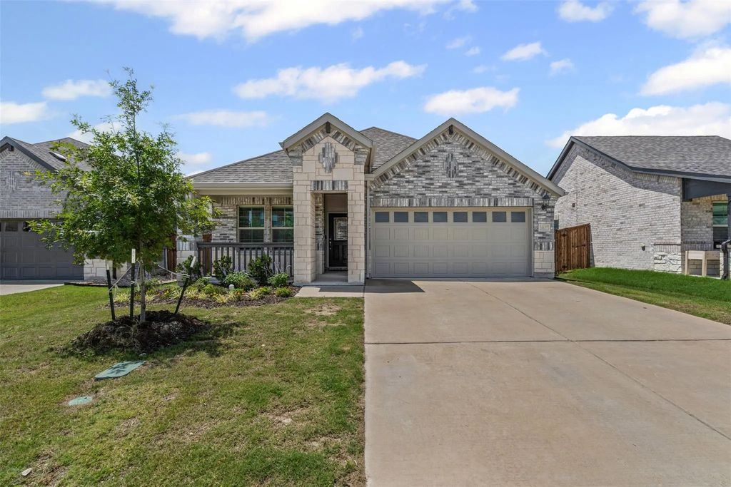 10637 Brookshire Road, Fort Worth