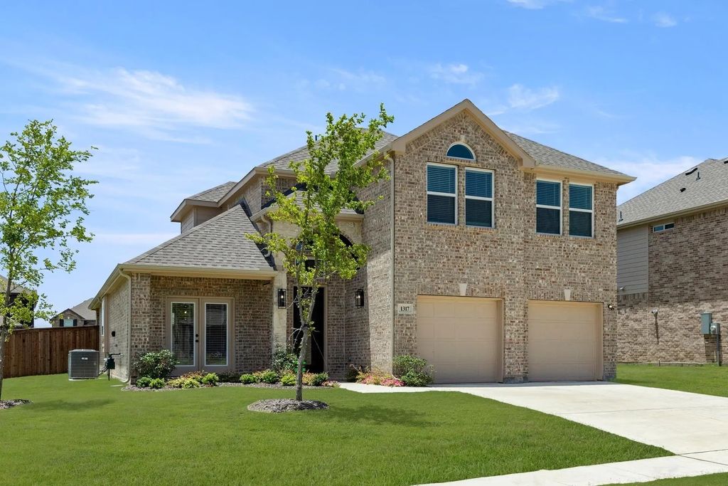 1317 Flamingo, Forney