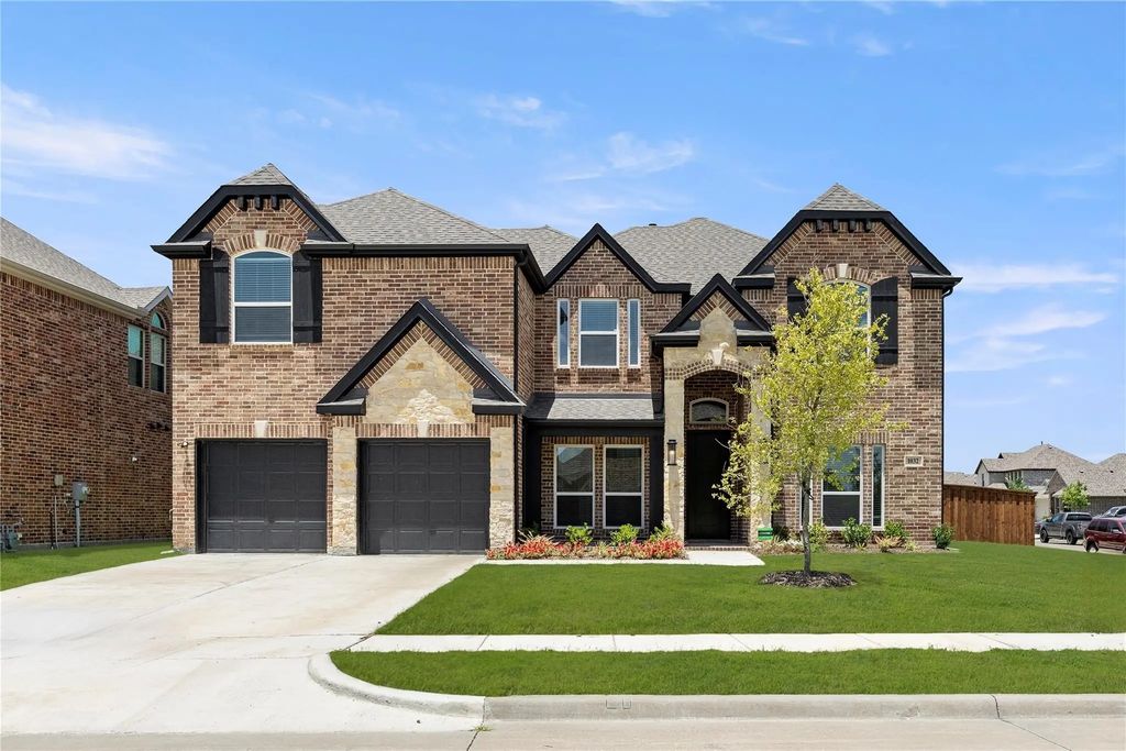 1032 Meadowlark, Forney